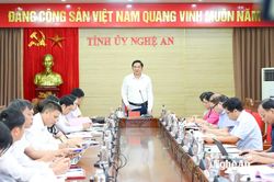 Phó Bí thư Thường trực Tỉnh ủy Nghệ An Hoàng Nghĩa Hiếu chủ trì duyệt đại hội đảng bộ các xã: Quế Phong, Quỳnh Phú, Quỳnh Thắng
