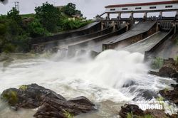 Hồ thủy lợi lớn nhất ở Nghệ An xả tràn ứng phó với hoàn lưu bão số 3