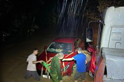 Cảnh báo ngập sâu, các phương tiện không được qua lại dốc Bù Bài (Nghệ An)