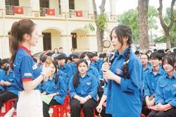 'Gia sư áo xanh' - Mùa hè cho đi và bài học nhận lại