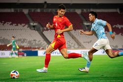 Tin nóng bóng đá Việt hôm nay 23/7: U23 Việt Nam đá trận bán kết 1; Trường Tươi Bình Phước công bố Ban huấn luyện hùng hậu