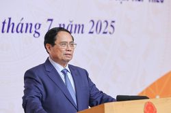 Nghiên cứu dài hạn những vấn đề chiến lược với tinh thần 'nhìn xa trông rộng, nghĩ sâu làm lớn'