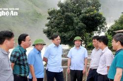 Thứ trưởng Bộ Nông nghiệp và Môi trường Nguyễn Hoàng Hiệp kiểm tra vận hành hồ chứa thủy điện Bản Vẽ