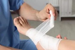 Rửa vết thương ngay tại nhà với phòng khám gia đình Việt Úc