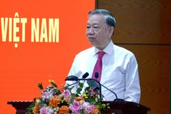 Tổng Bí thư: 'Giữ vững trận địa tư tưởng của Đảng trong Quân đội'