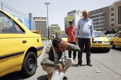 Iran: Nhiệt độ đạt đỉnh 50°C, nhiều hồ chứa nước cạn kiệt