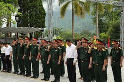 Đoàn công tác Quân ủy Trung ương, Bộ Quốc phòng dâng hương tri ân tại Nghĩa trang liệt sĩ quốc gia Vị Xuyên