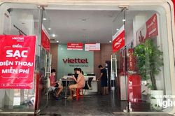 Viettel hỗ trợ tài khoản cho 31.000 người dân bị cô lập do lũ lụt tại Nghệ An để duy trì liên lạc khẩn cấp