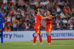 HLV Mai Đức Chung và Huỳnh Như dự lễ bốc thăm Asian Cup 2026