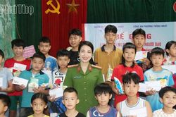 Chuyện về lớp học 'làm người' ở bản Dao Đồng Chụa