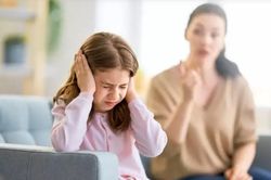 Trẻ được nuông chiều dễ tổn thương, khó tự lập
