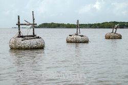 Vật cản dưới lòng sông: Hiểm họa giao thông, nguy cơ cạn kiệt thủy sản