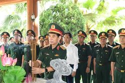 Đoàn công tác Quân ủy Trung ương, Bộ Quốc phòng tri ân tại Thái Nguyên