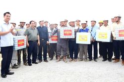 Thủ tướng kiểm tra ba dự án hạ tầng chiến lược tại Quảng Trị