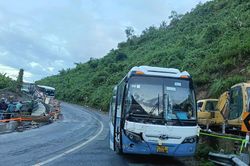 Cảnh báo tai nạn giao thông trên đèo Khánh Lê