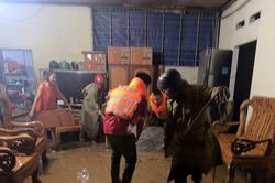 Mưa lũ ở Lào Cai: Trắng đêm sơ tán dân khỏi vùng ngập sâu