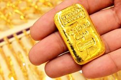 Giá vàng hôm nay 28/7 quanh mức 121 triệu đồng/lượng