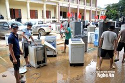 Tương Dương sau lũ: Hơn 900 nồi cơm, quạt máy, tủ lạnh hỏng được người dân mang đến điểm sửa chữa miễn phí
