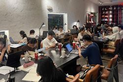 Nở rộ quán cafe trong 'im lặng': Lối rẽ mới của kinh doanh đô thị?