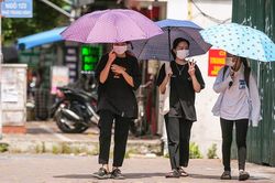 Dự báo thời tiết Hà Nội 10 ngày: Nắng nóng hầm hập, chiều tối có thể mưa dông