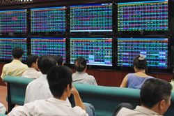 Nhận định chứng khoán 29/7: VN-Index lập đỉnh mới kỷ niệm 25 năm thị trường Việt Nam