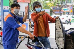 Giá xăng dầu tăng trở lại