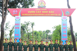 Chi nhánh Công ty 75 (Binh đoàn 15): Xây dựng công trình 'Vườn cây nhớ Bác' và tặng quà công nhân lao động
