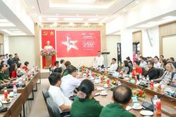 'Tổ quốc trong tim': Bản giao hưởng của lòng yêu nước, hàng vạn khán giả cùng tạo nên lịch sử...