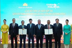 Vietnam Airlines hợp tác chiến lược với Du lịch Malaysia, tăng cường kết nối và quảng bá điểm đến