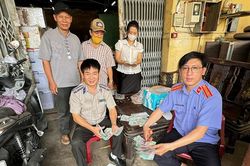 VKSND TP Hồ Chí Minh kiểm sát tiêu hủy vật chứng