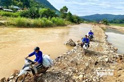 Mở đường vượt núi, hỗ trợ đưa nhu yếu phẩm lên bản người Mông xã Tri Lễ