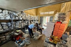 Quản lý thị trường Hà Nội xử phạt lượng lớn hàng hóa nghi giả mạo nhãn hiệu nổi tiếng