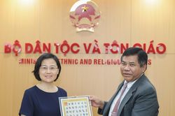 Thứ trưởng Y Thông tiếp xã giao đoàn Ủy ban Dân tộc Nhà nước Trung Quốc
