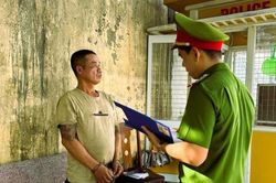 Khởi tố, bắt tạm giam đối tượng cướp giật tài sản