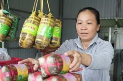 Bánh tét Trà Cuôn: Góp mặt làng nghề đặc sản Vĩnh Long