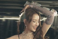 Chi Pu hóa tiên cá đẹp 'siêu thực', như bước ra từ phim điện ảnh giả tưởng
