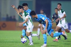 Mùa giải 2025/26 'khó nhằn' với hạng Nhất