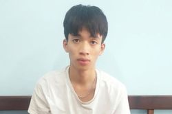 Kẻ trộm núp bóng vỏ bọc cầu thủ bóng đá 'phủi'