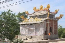 Hàng loạt nhà thờ họ 'mọc' trên đất rừng sản xuất ở Quảng Trị, chính quyền tìm giải pháp xử lý