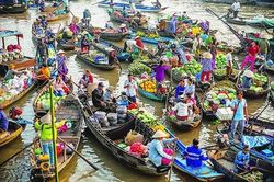 Hoạt động thương mại, du lịch tháng 7 duy trì tăng trưởng tích cực
