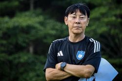 Ông Shin Tae-yong từ chức Phó Chủ tịch LĐBĐ Hàn Quốc để huấn luyện Ulsan HD