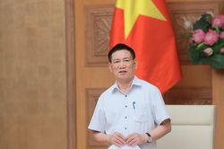 Xây dựng, triển khai lộ trình 'bỏ room' tín dụng bảo đảm công khai, minh bạch