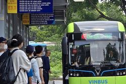 Hà Nội có tuyến buýt điện tham quan Lăng Bác và khu phố cổ