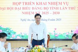 Tiếp tục tổ chức lấy ý kiến của các tầng lớp Nhân dân vào dự thảo văn kiện trình Đại hội Đảng bộ tỉnh Nghệ An và Đại hội đại biểu toàn quốc lần thứ XIV của Đảng