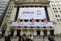 Palantir - kẻ buôn vũ khí AI