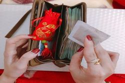 Nếu bạn đang hết tiền, đừng lo, hãy bỏ ngay thứ này vào ví, đảm bảo tiền tự nhiên đến