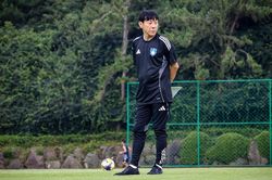 Shin Tae-yong trở thành cứu tinh của nhà vô địch K-League đang khủng hoảng