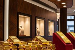 Giá vàng chiều nay 8/8/2025: Giá vàng trong nước lại có kỷ lục mới, đỉnh 124 triệu chỉ còn là quá khứ