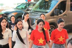 Dàn hoa hậu Việt Nam rạng rỡ 'làm nóng' trận Siêu Cúp Quốc gia 2024/25