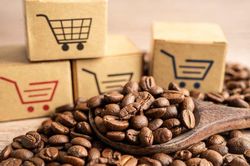 Giá cà phê hôm nay 9/8/2025: Giá cà phê trong nước và thế giới đều tăng mạnh vì thuế quan